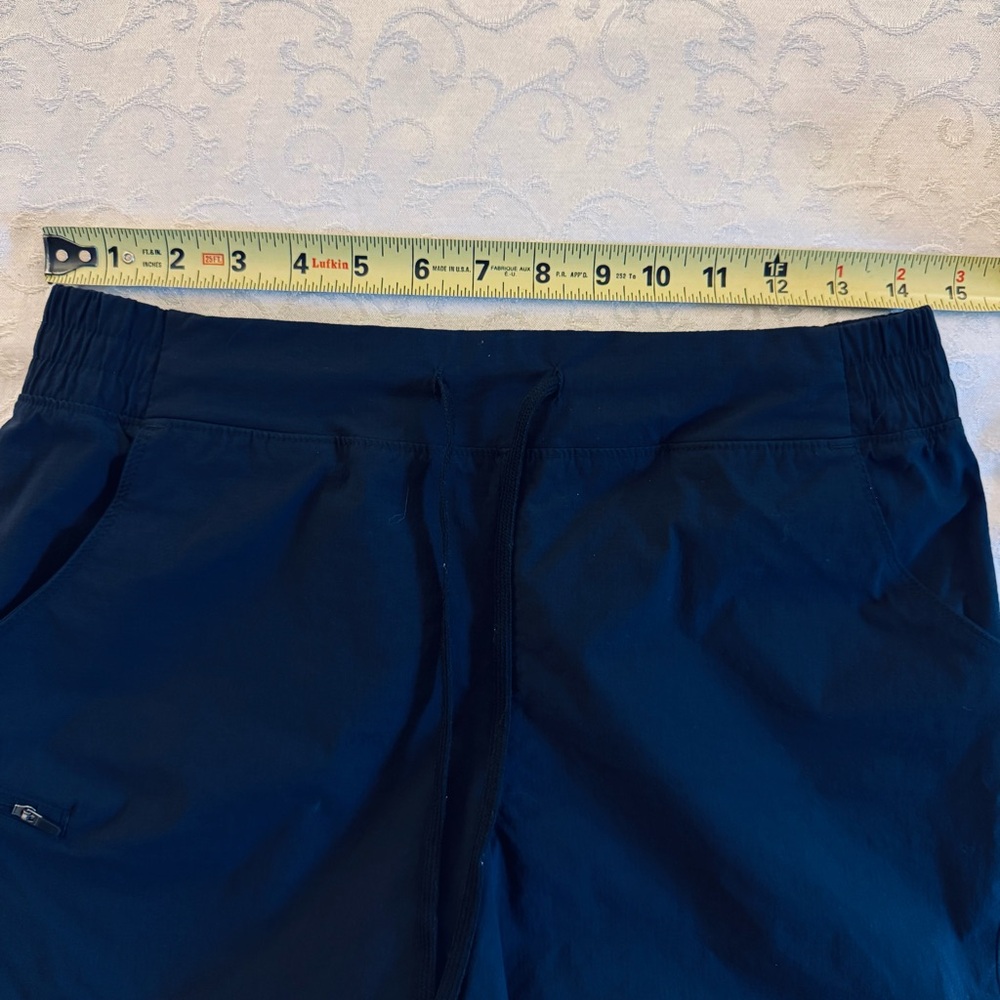 Eddie Bauer Rolled Hem Nylon Spandex Shorts - Picture 12 of 16